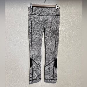 Lululemon Speckled Gray Black Crop Leggings Pockets Yoga Running Pants Size 4